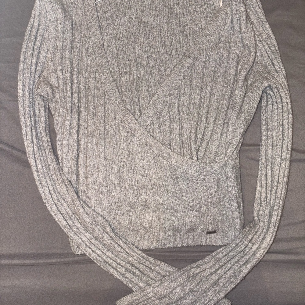 Hollister Gray V-Neck Ribbed Sweater